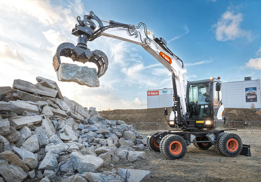 NOUVELLE PELLE SUR PNEUS BOBCAT DE 6 TONNES